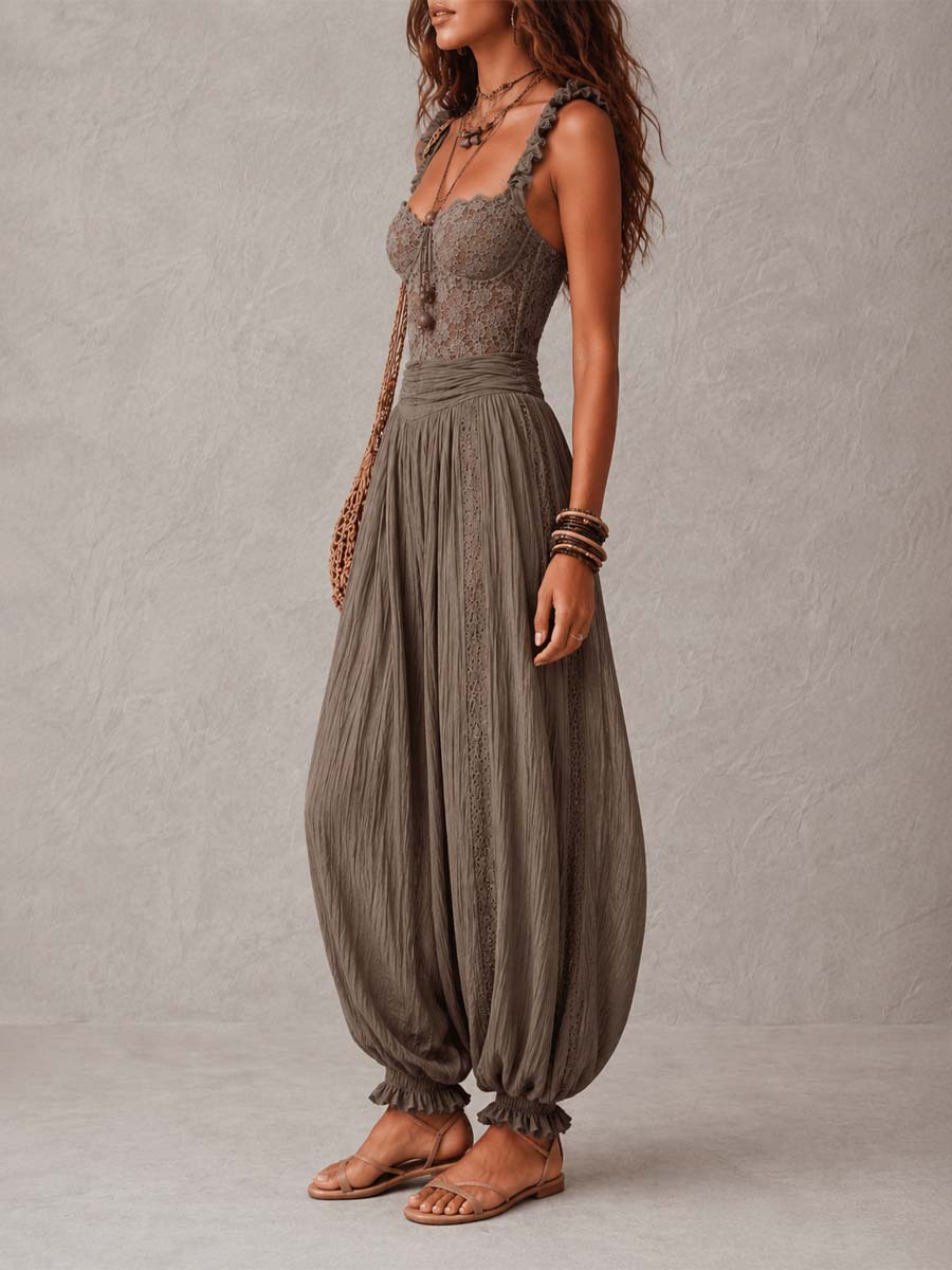 Nieves • Completo composto da un top a fascia in pizzo grigio e pantaloni harem in cotone plissettati