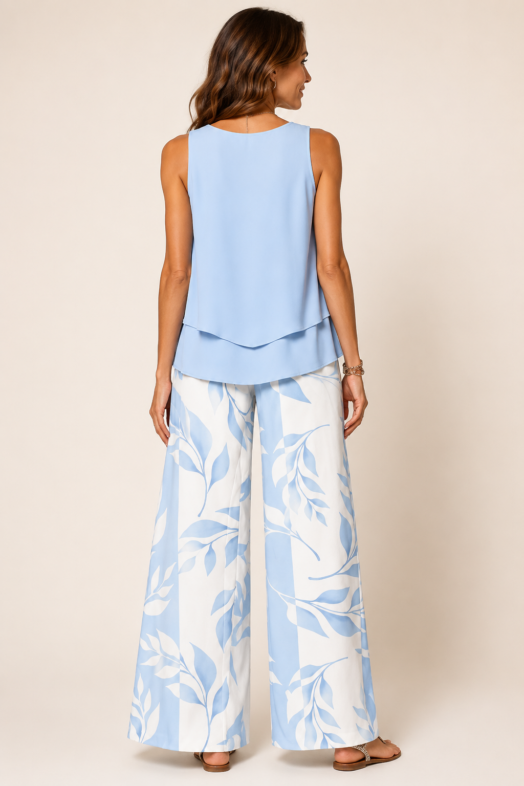Olalla™ | Completo azzurro cielo camicetta e pantaloni botanici