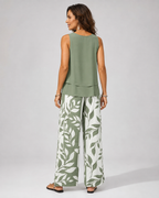 Petronila™ | Completo verde salvia camicetta e pantaloni botanici