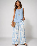 Olalla™ | Completo azzurro cielo camicetta e pantaloni botanici