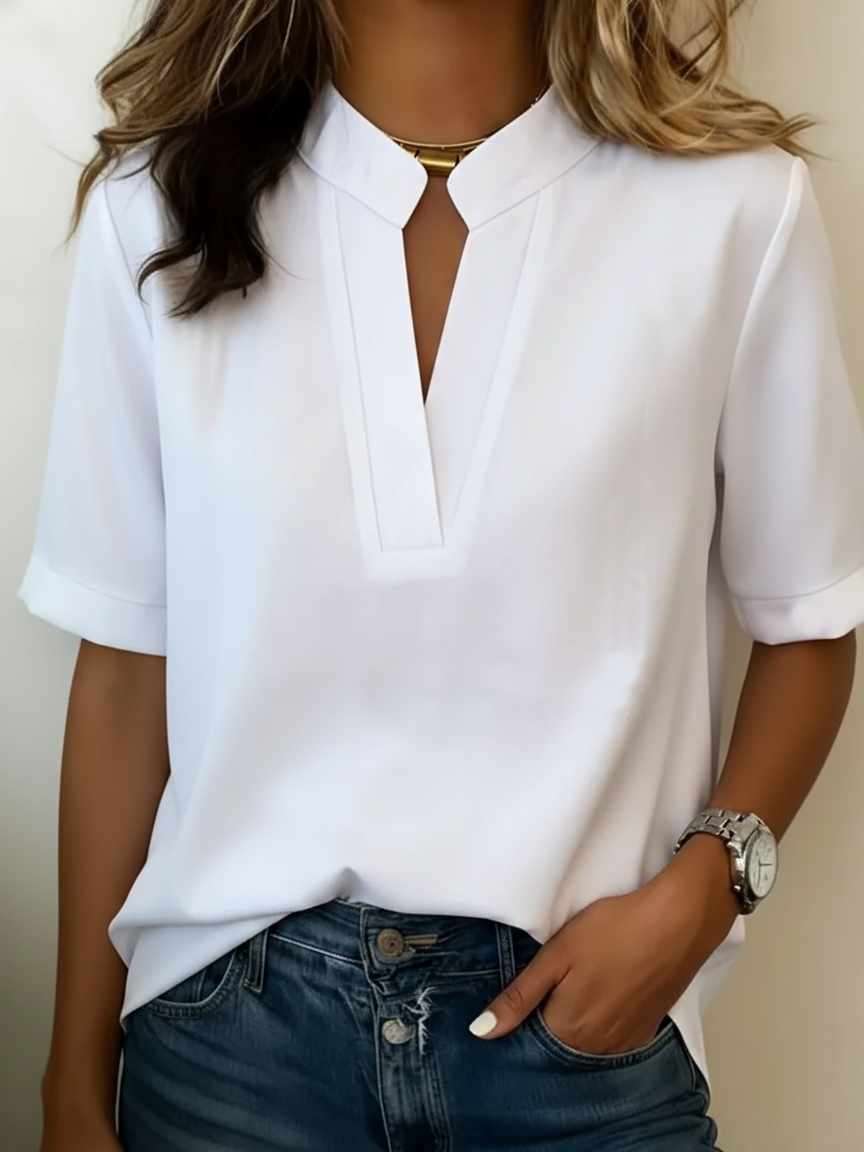 Barbara | Elegante blusa con scollo a V e dettagli dorati